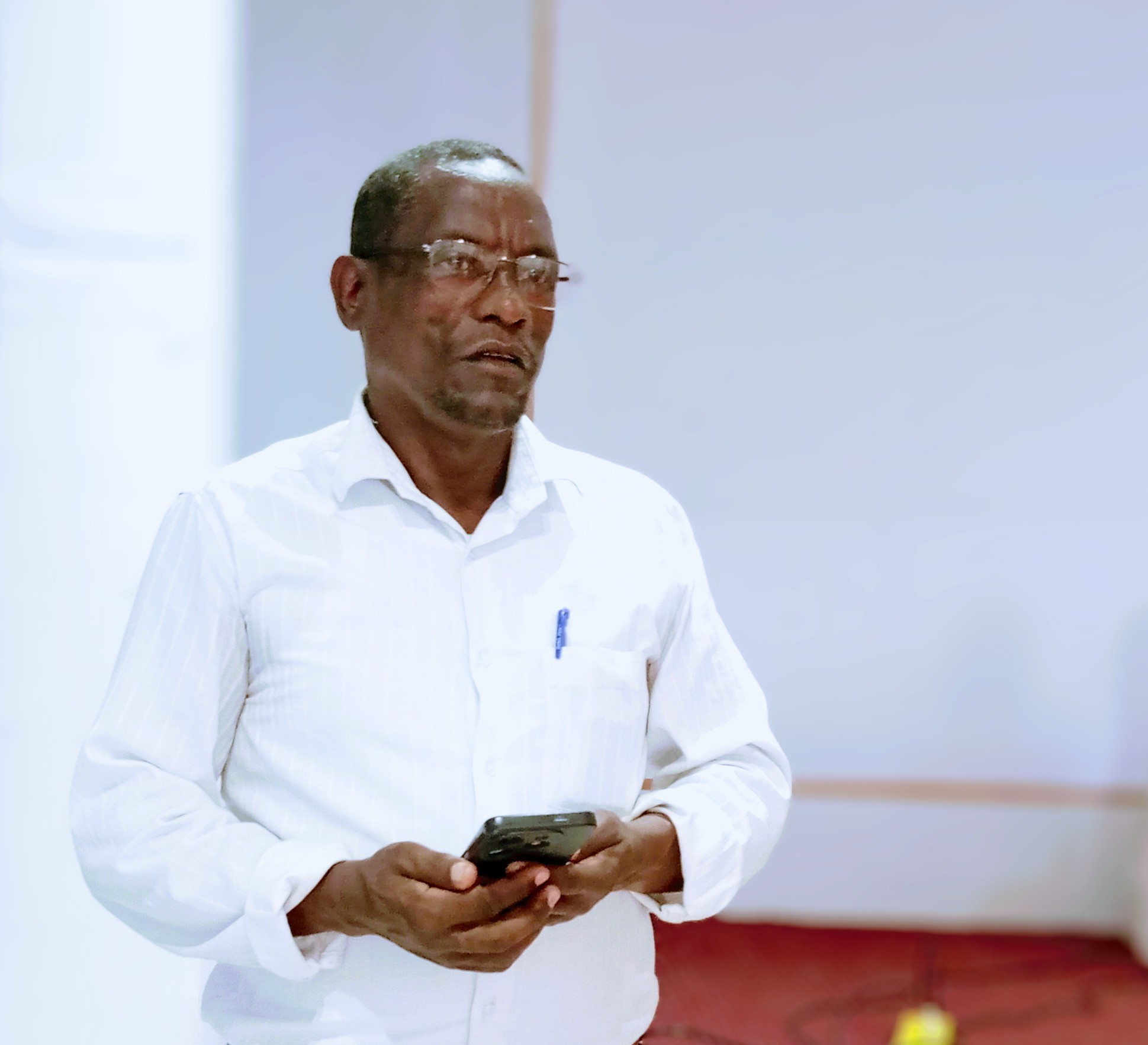 የአብክመ ሴቶች፣ ህጻናትና ማህበራዊ ጉዳይ ቢሮ በዩኒሴፍ ከታቀፉ የልጅነት ጋብቻ ይቁም ፕሮግራም ከሚተገበርባቸው ወረዳዎች ለተውጣጡ ቡድን መሪዎች ፣ባለሙያዎችና አመቻቾች ጎጅ ልማዳዊ ድርጊቶችንና በሴቶችና ህጻናት ላይ የሚደርሱ ጥቃቶችን ለመከላከል በማህበረሰብ ውይይትና የወንዶች አጋርነት ማንዋል ዙሪያ ስልጠና እየሰጠ ይገኛል።